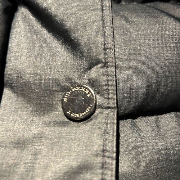 Burberry Black Abbeydale Down Puffer Coat
Small - Picture 4 of 16